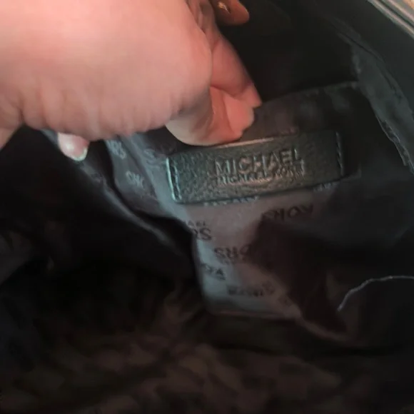 Michael Michael Kors Hamilton Whipstitched Black Pebbled Leather EW Tote - Picture 13 of 15